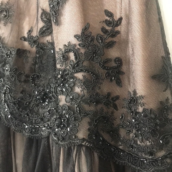 Gown - Picture 8 of 8